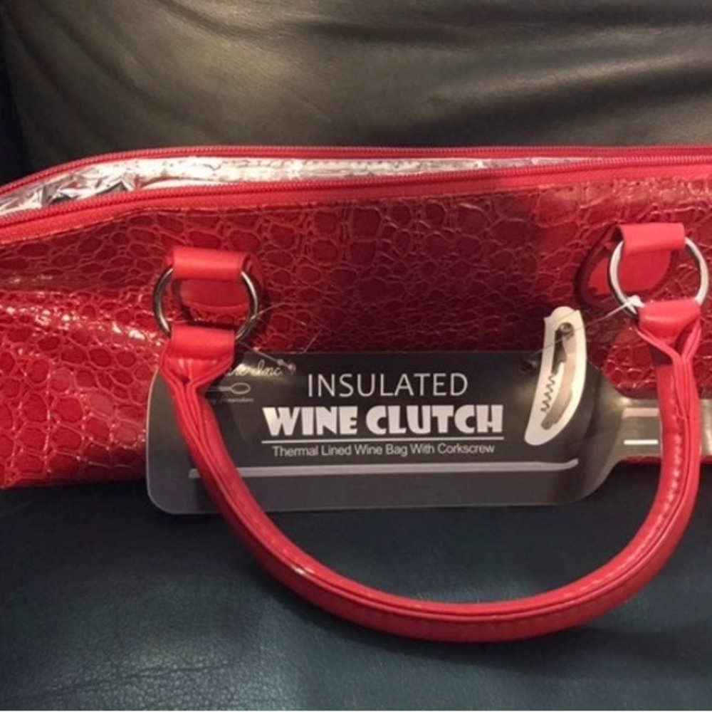 Insulated wine clutch